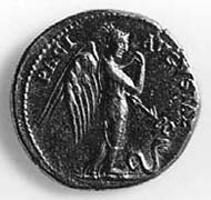 17 (23) RIC I2, 38. Claudius, Aureus, Rom 47 n. Chr., Gewicht: 7,835 g. Vs: Porträt des Claudius mit Lorbeerkranz. Rs: Geflügelte Pax-Nemesis mit Schlange