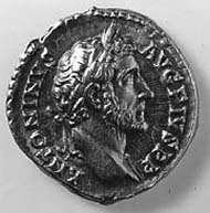 29 (39) RIC III, 294a (d). Antoninus Pius, Aureus, Rom 158-159 n. Chr., Gewicht: 7,32 g. Vs: Kopfportrait mit Lorbeerkranz. Rs: Kaiser opfert mit Schale über Dreifuß.