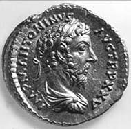 34 (44) RIC III, 249. Marcus Aurelius, Aureus, Rom 166-172 n. Chr., Gewicht: 7,17 g. Vs: Gewandbüste mit Lorbeerkranz. Rs: Kaiser beim Opfer vor Dreifuß.