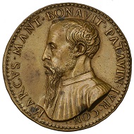 Medaille von Giovanni da Cavino auf Marco Mantova Benavides (1489-1582), rückseitig mit Tempelädikula und Inschrift auf die