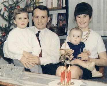 1965, im Kreise der Familie, dachte Albert M. Beck sicher noch nicht daran, dass er einst im Interesse der Numismatik durch die ganze Welt reisen würde. Foto: AMB.