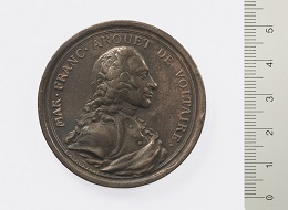 Voltaire, Medaille von Johann Melchior Mörikofer, 1757. Foto: Bernisches Historisches Museum.