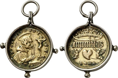 Bronzegussanhänger mit dem Bild des hl. Karl Borromäus versunken vor einem Kreuz betend. Aus Slg. Jaggi, Auktion Gorny & Mosch 226 (2014), Nr. 3053.