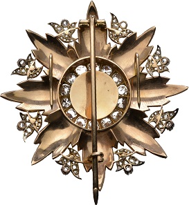 Nr. 7176: Hoher Orden der Auszeichnung. Bruststern, Ausführung mit Diamanten im Medaillon-Ring. Aus Ottoman Collection. RRRR. II. Taxe: 50.000,- Euro.