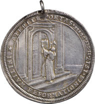 Luther schlägt die Thesen an die Schlosskirche in Wittenberg / Gekrönte Ecclesia Augustana, 1717, Medaille von Ph. H. Müller, Silber.