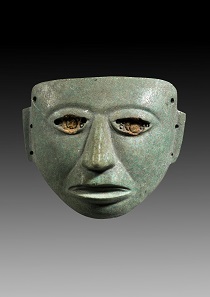 Los 11: Mexiko. Zentrales Hochland. Teotihuacan. Ca. 150 v. Chr.-750 n. Chr. Gesichtsmaske. Hellgrüner Stein. B. 13,9 cm. Taxe: 25.000 EUR.