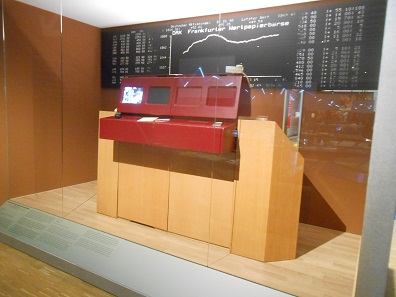 Spekulation: Schranke der Frankfurter Wertpapierbörse, um 1980.