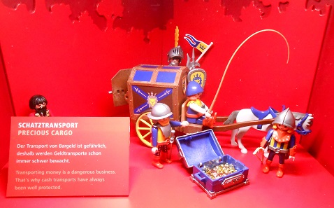 Geldtransport bei Playmobil.