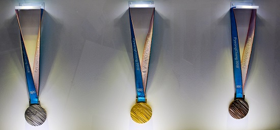 Die Olympischen Medaillen, die für die Spiele von Pyeongchang geschaffen wurden. Foto: Trainholic / Wikipedia CC-BY 4.0.