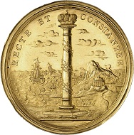 Goldmedaille zu 50 Dukaten o. J. (1713), von A. di Gennaro. AMALIA WILHELMINA D G R IMP H & B REG NATA DUX BRUNS & LUN IOS I VID Brustbild Wilhelmine Amalies r. mit Witwenschleier, darunter Signatur DE GENNARO F // RECTE ET CONSTANTER Gekrönte Säule vor Landschaft. Äußerst selten. Vorzüglich. Aus Auktion Künker 308 (19. Juni 2018), Nr. 2379.