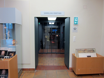 Eingang zur neuen Ausstellung der Sammlung Ebnöther. Foto: KW.