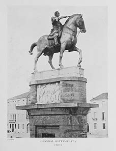 Der Condottiere Gattamelata, das von Donatello geschaffene, erste lebensgroße Reiterstandbild der Neuzeit.