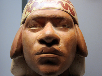 Moche / Peru. Porträtgefäß, 5.-7. Jh. n. Chr. Foto: KW.