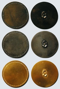 Medaille der BNG 1981 von Fritz Koenig. Photos: Andreas Pangerl.