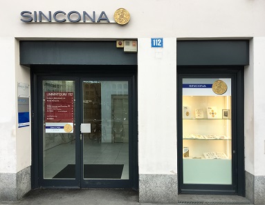 Die Ausstellungen finden in Zürichs Zentrum am Limmatquai statt in den Auktionsräumen von Sincona.