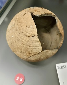 Spardose Keramik aus Hall 1300. Foto: OeNB WEST.
