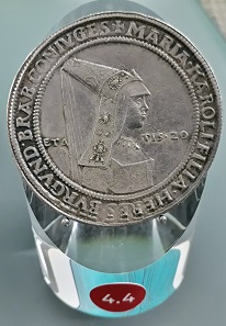 Hochzeitschauguldiner von Maximilian I mit Maria von Burgund aus Hall 1511. Foto: OeNB WEST.