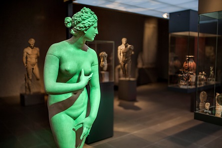 Einblick in die Ausstellung. © Ruedi Habegger, Antikenmuseum Basel und Sammlung Ludwig.
