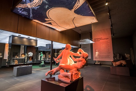 Einblick in die Ausstellung. © Ruedi Habegger, Antikenmuseum Basel und Sammlung Ludwig.