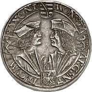 Nr. 378: Sachsen. Friedrich III. der Weise, Georg und Johann, 1500-1507. Dicker dreifacher Guldengroschen o. J., Annaberg. Wohl das einzige bekannte Exemplar im Handel. Winzige Sammlerpunze im Rand, kl. Bohrstelle und kl. Graffito. Sehr schön bis vorzüglich. Taxe: 75.000,- Euro. Zuschlag: 130.000,- Euro.